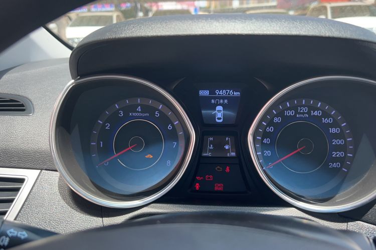 Used Hyundai Elantra (5th Generation / Langdong) 2015 1.6L Manual Leading Model Odometer Close Up
