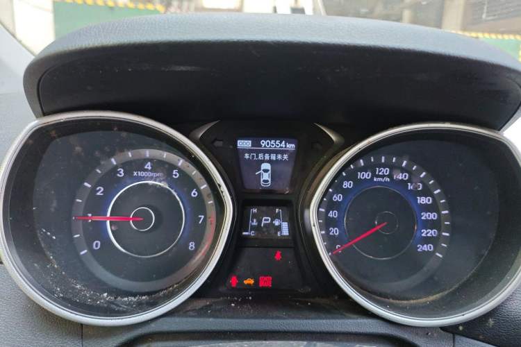 Used Hyundai Elantra (5th Generation / Langdong) 2015 1.6L Automatic Leading Model Odometer Close Up