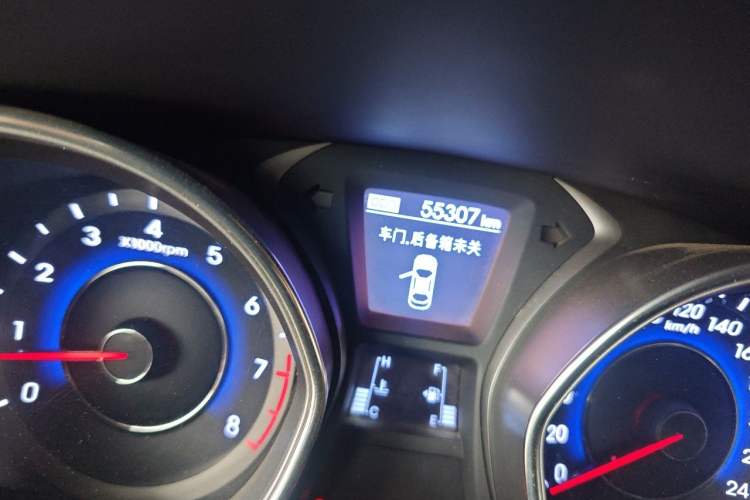 Used Hyundai Elantra (5th Generation / Langdong) 2015 1.6L Manual Leading Model Odometer Close Up