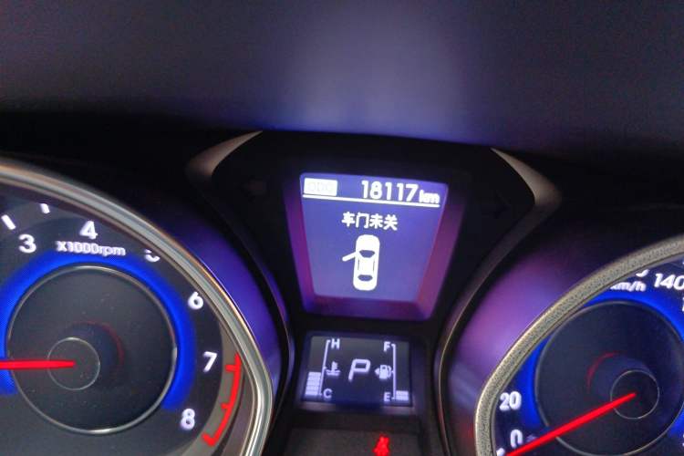 Used Hyundai Elantra (5th Generation / Langdong) 2015 1.6L Automatic Luxury Model Odometer Close Up
