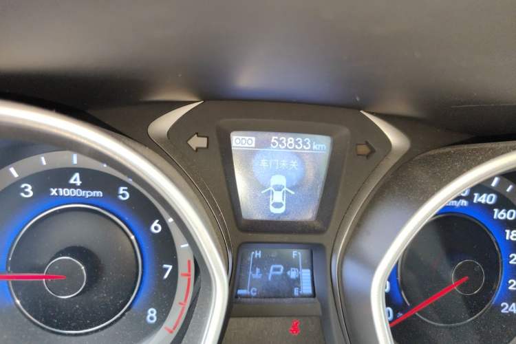 Used Hyundai Elantra (5th Generation / Langdong) 2015 1.6L Automatic Leading Model Odometer Close Up