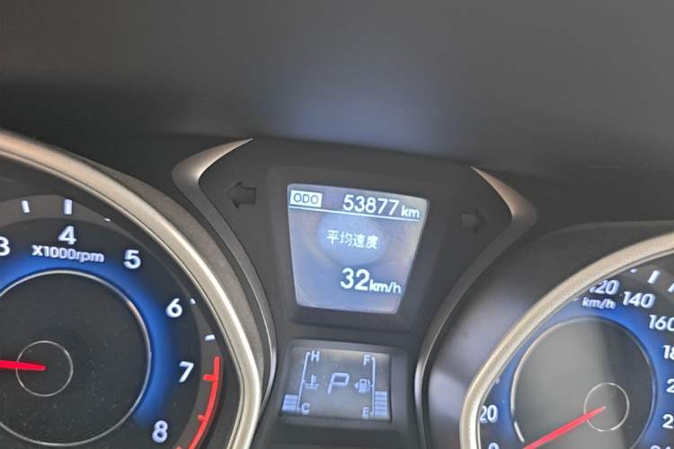 Used Hyundai Elantra (5th Generation / Langdong) 2015 1.6L Automatic Leading Model Odometer Close Up