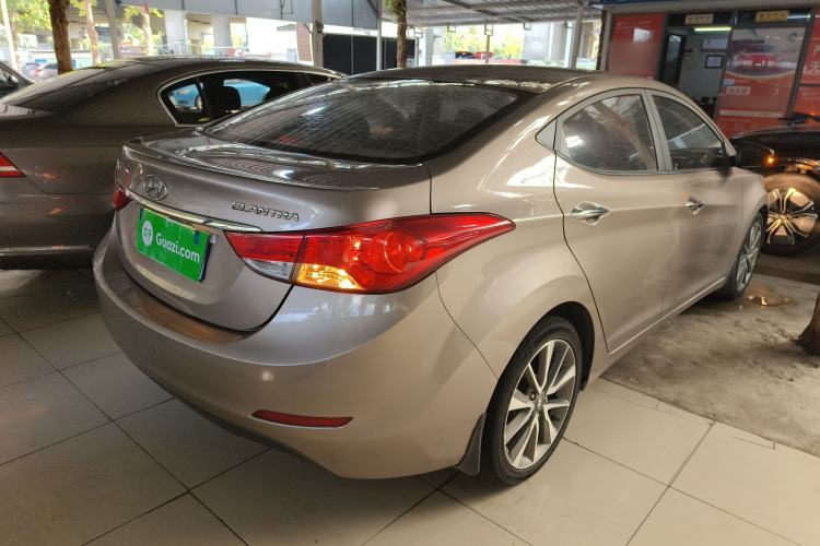 Used Hyundai Elantra (5th Generation / Langdong) 2015 1.6L Automatic Luxury Model Rear Right 45 Deg