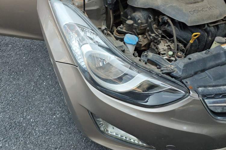Used Hyundai Elantra (5th Generation / Langdong) 2015 1.6L Automatic Leading Model Right Front Headlight