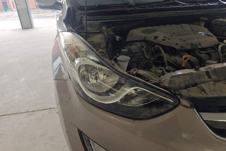 Used Hyundai Elantra (5th Generation / Langdong) 2015 1.6L Manual Leading Model Right Front Headlight