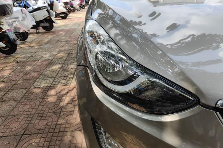 Used Hyundai Elantra (5th Generation / Langdong) 2015 1.6L Automatic Leading Model Right Front Headlight