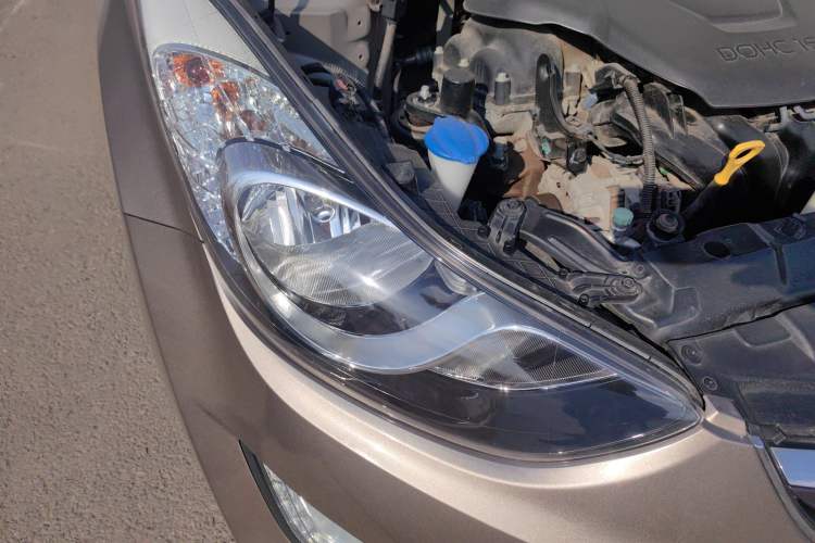 Used Hyundai Elantra (5th Generation / Langdong) 2015 1.6L Manual Leading Model Right Front Headlight