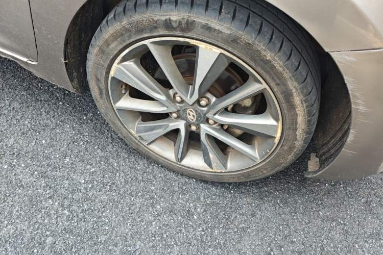 Used Hyundai Elantra (5th Generation / Langdong) 2015 1.6L Automatic Leading Model Right Front Wheel Hub