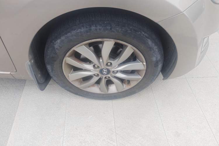 Used Hyundai Elantra (5th Generation / Langdong) 2015 1.6L Manual Leading Model Right Front Wheel Hub