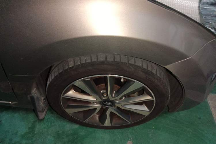 Used Hyundai Elantra (5th Generation / Langdong) 2015 1.6L Automatic Leading Model Right Front Wheel Hub