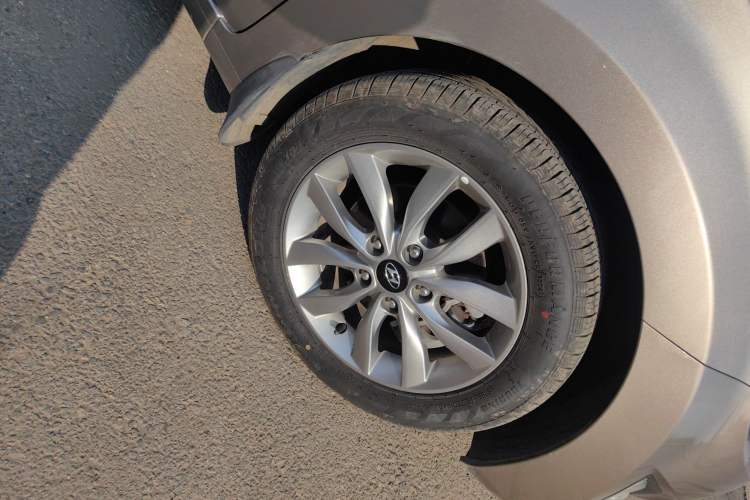Used Hyundai Elantra (5th Generation / Langdong) 2015 1.6L Manual Leading Model Right Front Wheel Hub