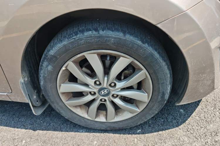 Used Hyundai Elantra (5th Generation / Langdong) 2015 1.6L Manual Leading Model Right Front Wheel Hub
