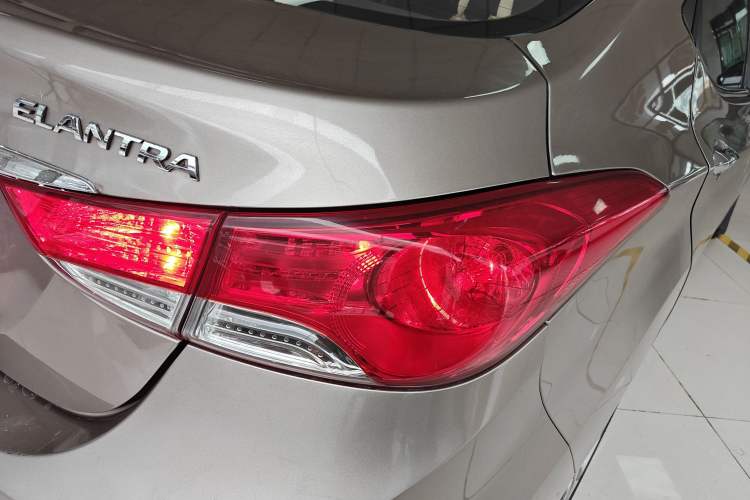 Used Hyundai Elantra (5th Generation / Langdong) 2015 1.6L Automatic Leading Model Right Rear Taillight