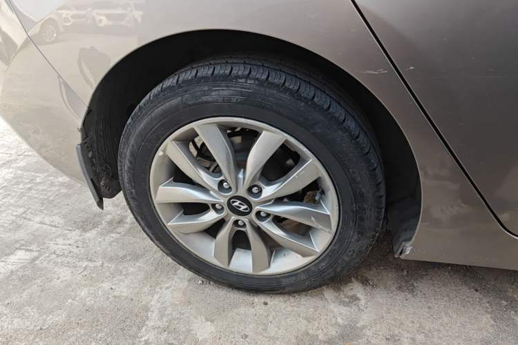 Used Hyundai Elantra (5th Generation / Langdong) 2015 1.6L Automatic Fashion Model Right Rear Wheel Hub