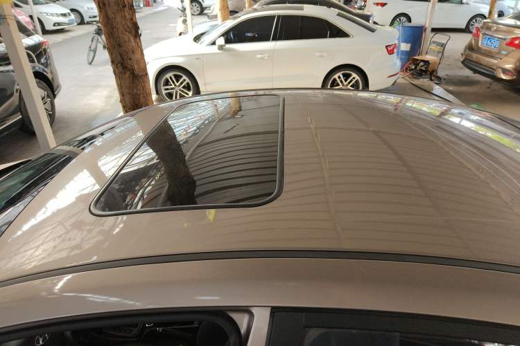 Used Hyundai Elantra (5th Generation / Langdong) 2015 1.6L Automatic Luxury Model Roof