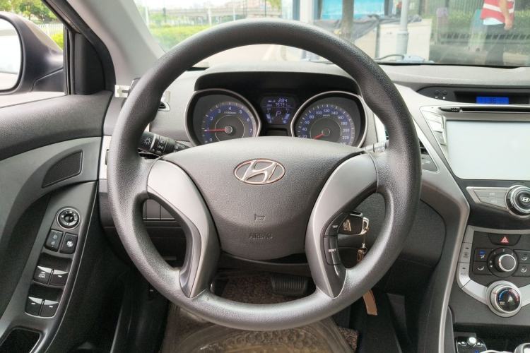 Used Hyundai Elantra (5th Generation / Langdong) 2015 1.6L Automatic Fashion Model Steering Wheel