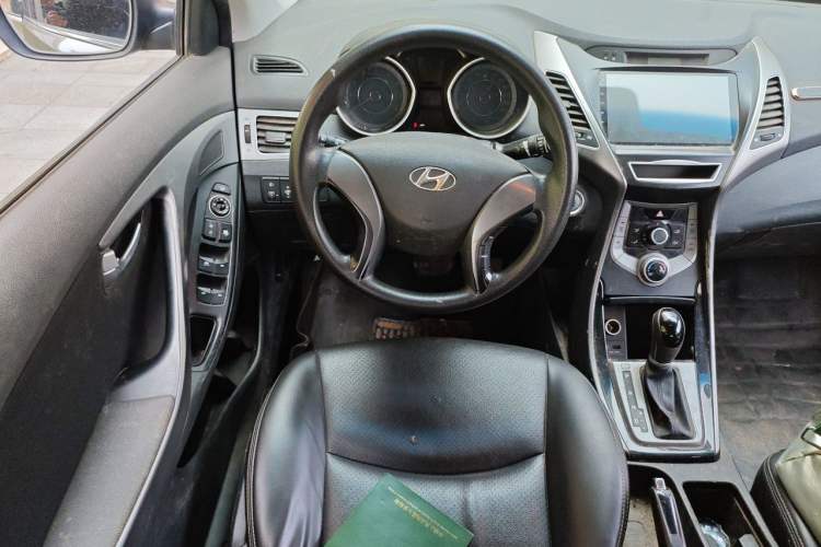 Used Hyundai Elantra (5th Generation / Langdong) 2015 1.6L Automatic Leading Model Steering Wheel