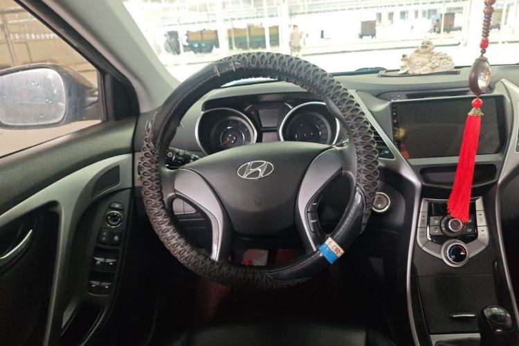 Used Hyundai Elantra (5th Generation / Langdong) 2015 1.6L Manual Leading Model Steering Wheel