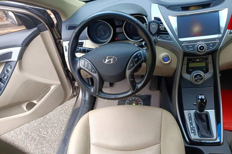 Used Hyundai Elantra (5th Generation / Langdong) 2015 1.6L Automatic Luxury Model Steering Wheel