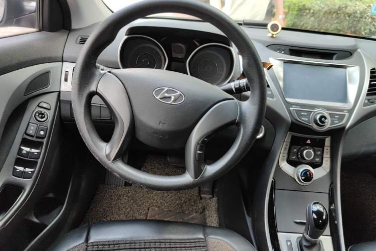 Used Hyundai Elantra (5th Generation / Langdong) 2015 1.6L Automatic Leading Model Steering Wheel