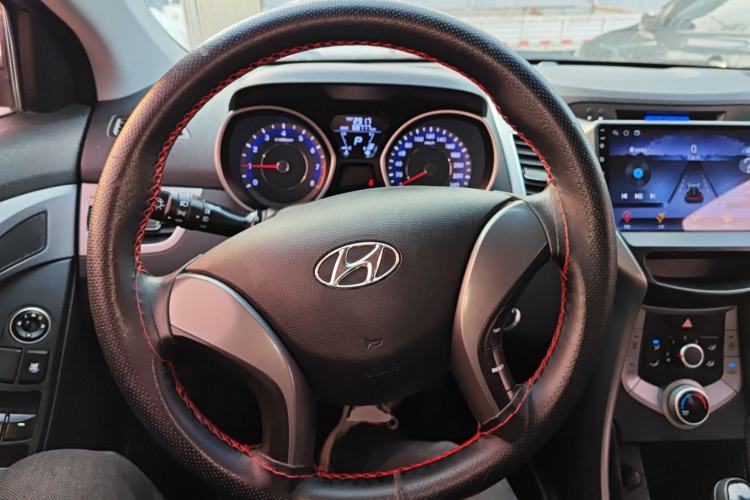 Used Hyundai Elantra (5th Generation / Langdong) 2015 1.6L Automatic Fashion Model Steering Wheel