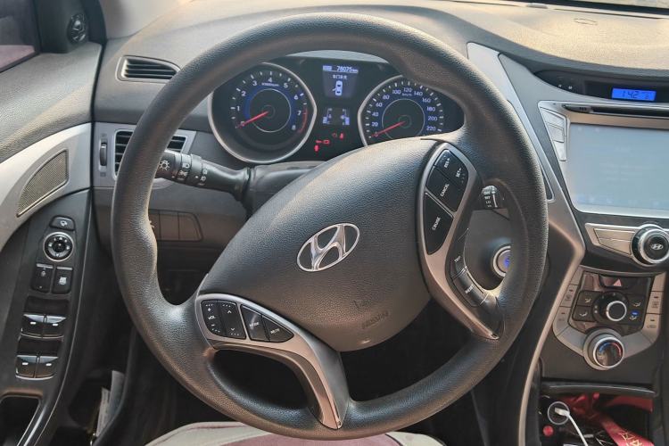 Used Hyundai Elantra (5th Generation / Langdong) 2015 1.6L Manual Leading Model Steering Wheel