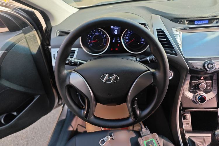 Used Hyundai Elantra (5th Generation / Langdong) 2015 1.6L Manual Leading Model Steering Wheel