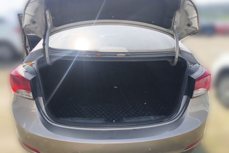 Used Hyundai Elantra (5th Generation / Langdong) 2015 1.6L Automatic Fashion Model Trunk