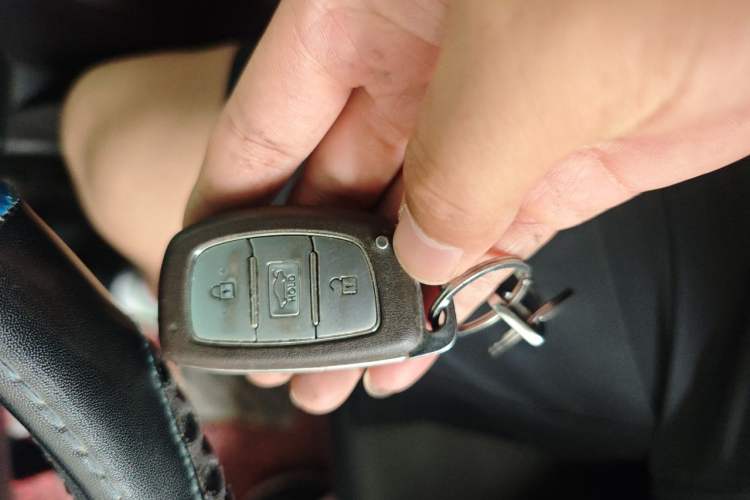 Used Hyundai Elantra (5th Generation / Langdong) 2015 1.6L Manual Leading Model Vehicle Key