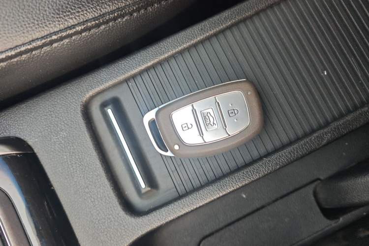 Used Hyundai Elantra (5th Generation / Langdong) 2015 1.6L Automatic Luxury Model Vehicle Key