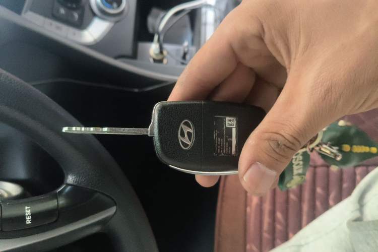 Used Hyundai Elantra (5th Generation / Langdong) 2015 1.6L Automatic Fashion Model Vehicle Key