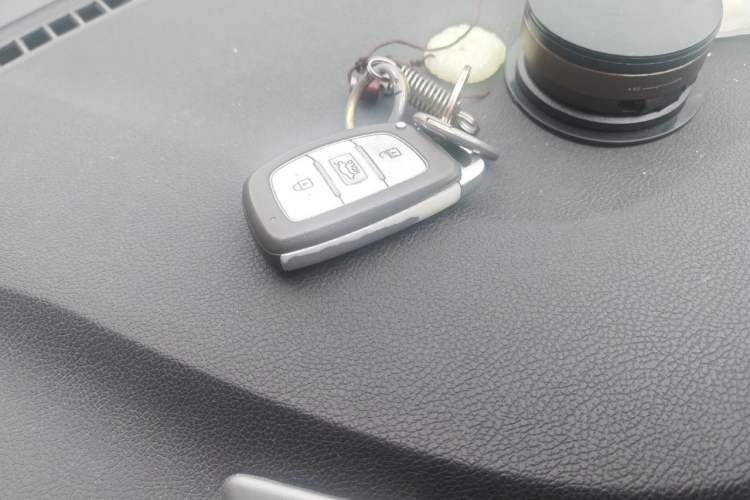 Used Hyundai Elantra (5th Generation / Langdong) 2015 1.6L Manual Leading Model Vehicle Key