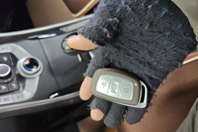 Used Hyundai Elantra (5th Generation / Langdong) 2015 1.6L Automatic Leading Model Vehicle Key