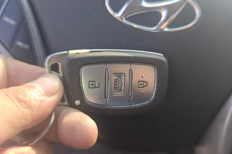 Used Hyundai Elantra (5th Generation / Langdong) 2015 1.6L Manual Leading Model Vehicle Key