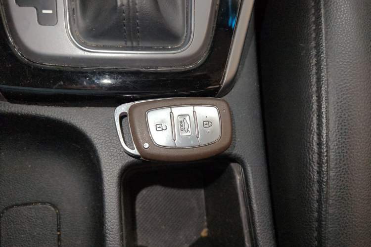 Used Hyundai Elantra (5th Generation / Langdong) 2015 1.6L Automatic Luxury Model Vehicle Key