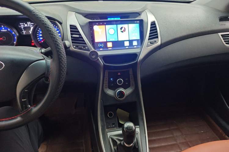 Used Hyundai Elantra (5th Generation / Langdong) 2015 1.6L Manual Fashion Edition Audio And AC Panel
