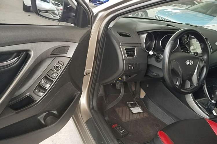 Used Hyundai Elantra (5th Generation / Langdong) 2015 1.6L Manual Leading Model Driver Seat