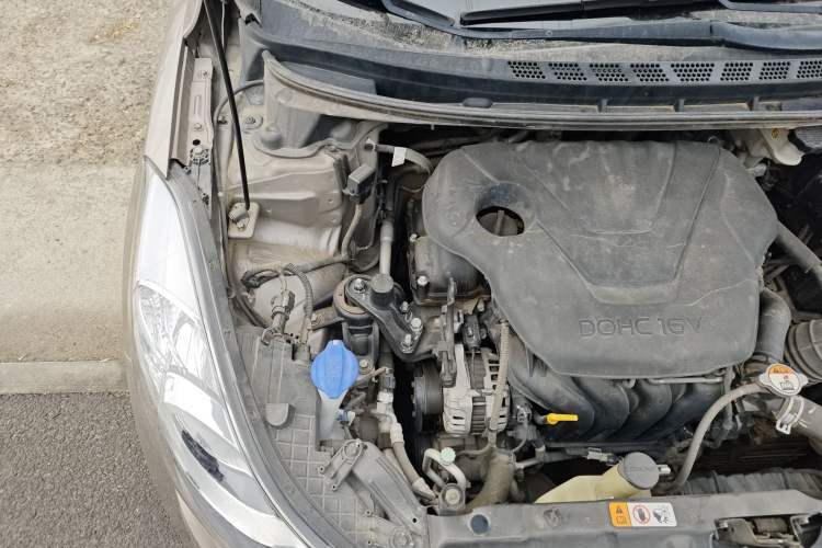 Used Hyundai Elantra (5th Generation / Langdong) 2015 1.6L Automatic Luxury Model Engine Bay Right