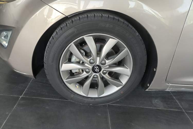 Used Hyundai Elantra (5th Generation / Langdong) 2015 1.6L Manual Leading Model Exterior 4