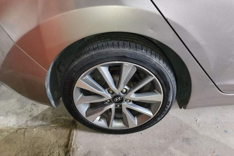 Used Hyundai Elantra (5th Generation / Langdong) 2015 1.6L Automatic Luxury Model Exterior 5