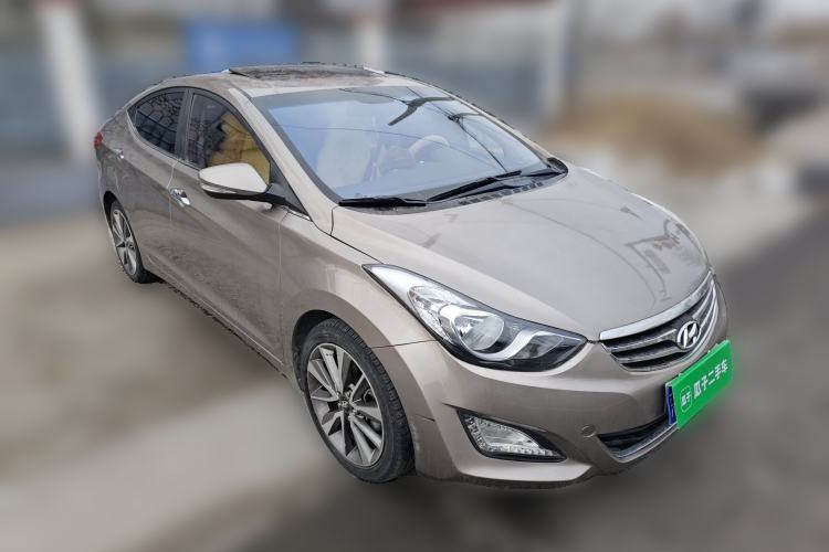 Used Hyundai Elantra (5th Generation / Langdong) 2015 1.6L Automatic Luxury Model Front Right 45 Deg