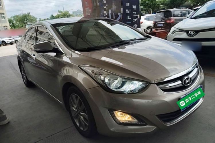 Used Hyundai Elantra (5th Generation / Langdong) 2015 1.6L Manual Leading Model Front Right 45 Deg
