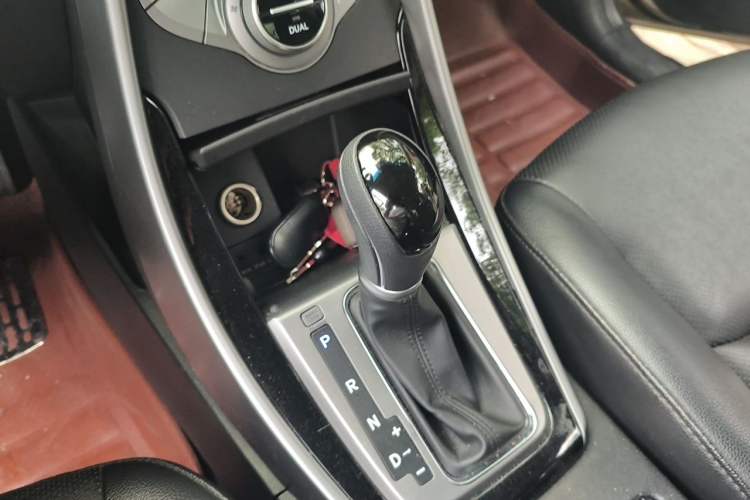 Used Hyundai Elantra (5th Generation / Langdong) 2015 1.6L Automatic Luxury Model Gear Lever