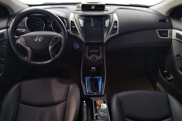 Used Hyundai Elantra (5th Generation / Langdong) 2015 1.6L Automatic Luxury Model Interior 1