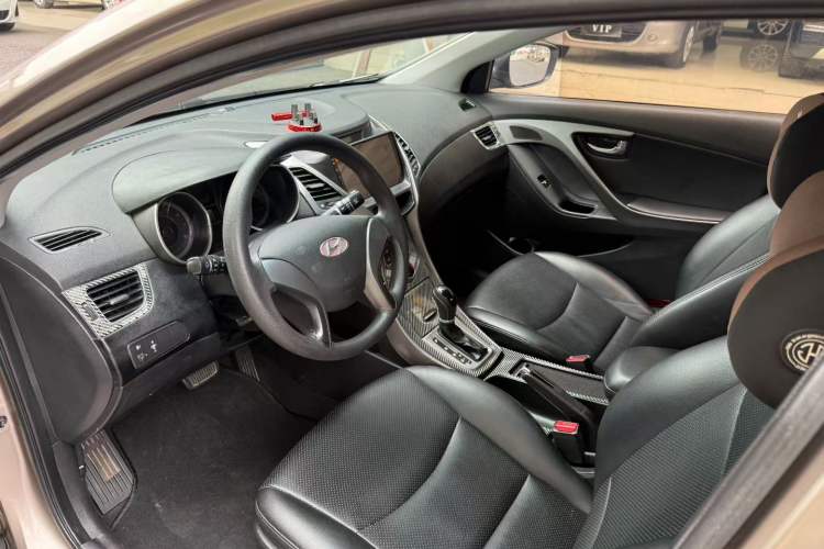 Used Hyundai Elantra (5th Generation / Langdong) 2015 1.6L Automatic Leading Model Interior 2