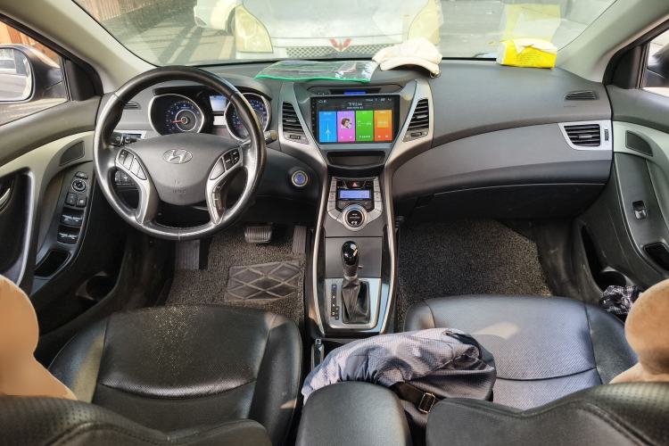 Used Hyundai Elantra (5th Generation / Langdong) 2015 1.6L Automatic Luxury Model Interior 2