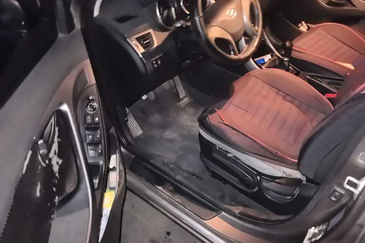 Used Hyundai Elantra (5th Generation / Langdong) 2015 1.6L Manual Leading Model Interior 3