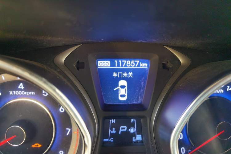 Used Hyundai Elantra (5th Generation / Langdong) 2015 1.6L Automatic Luxury Model Odometer Close Up