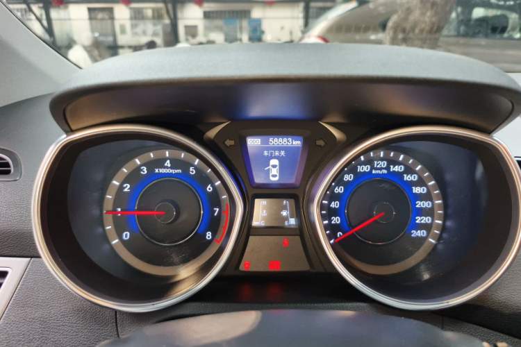 Used Hyundai Elantra (5th Generation / Langdong) 2015 1.6L Manual Leading Model Odometer Close Up