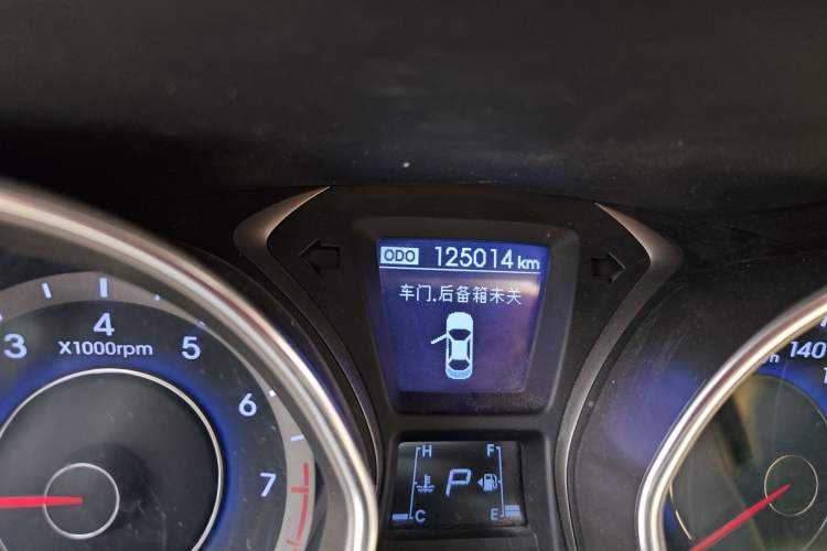 Used Hyundai Elantra (5th Generation / Langdong) 2015 1.6L Automatic Luxury Model Odometer Close Up